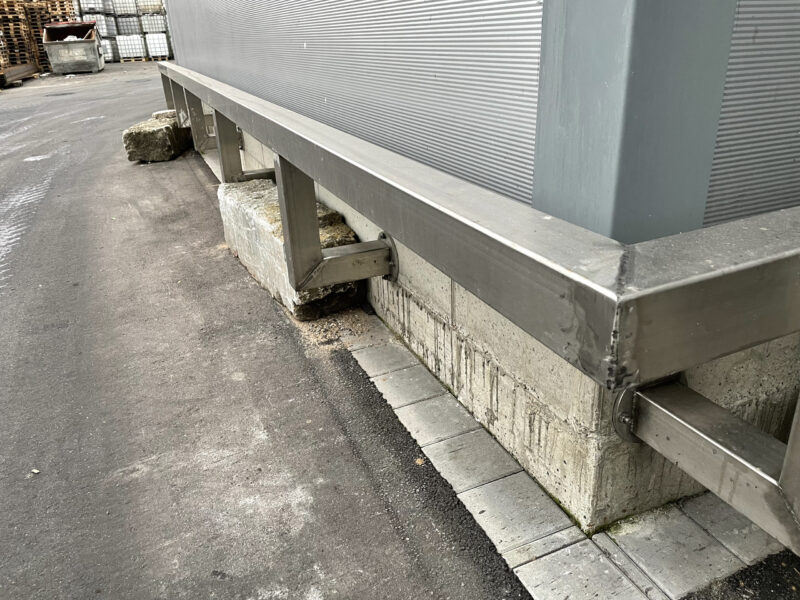 Rammschutz aus Edelstahl